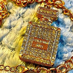 Crystal charm perfume bottle necklace sparkly/chunky chain adjustable cut outs💜